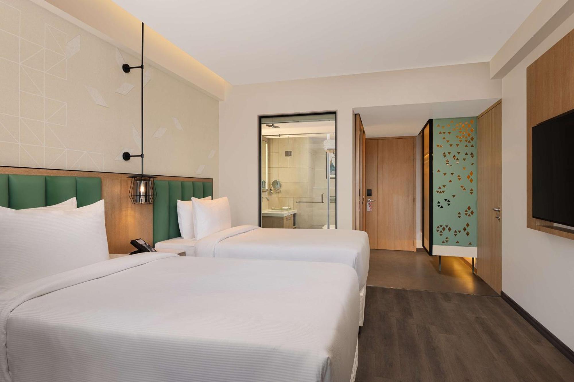Hilton Garden Inn Surat City Centre Exterior photo
